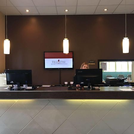 Red Pine Inn & Conference Centre Alliston Екстериор снимка