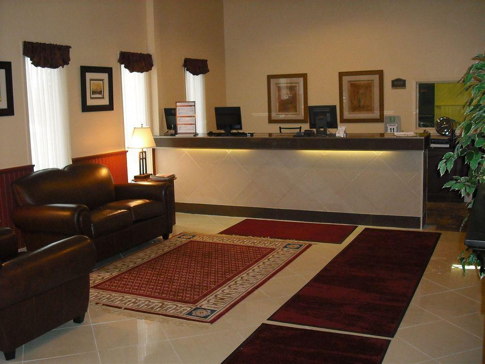 Red Pine Inn & Conference Centre Alliston Екстериор снимка