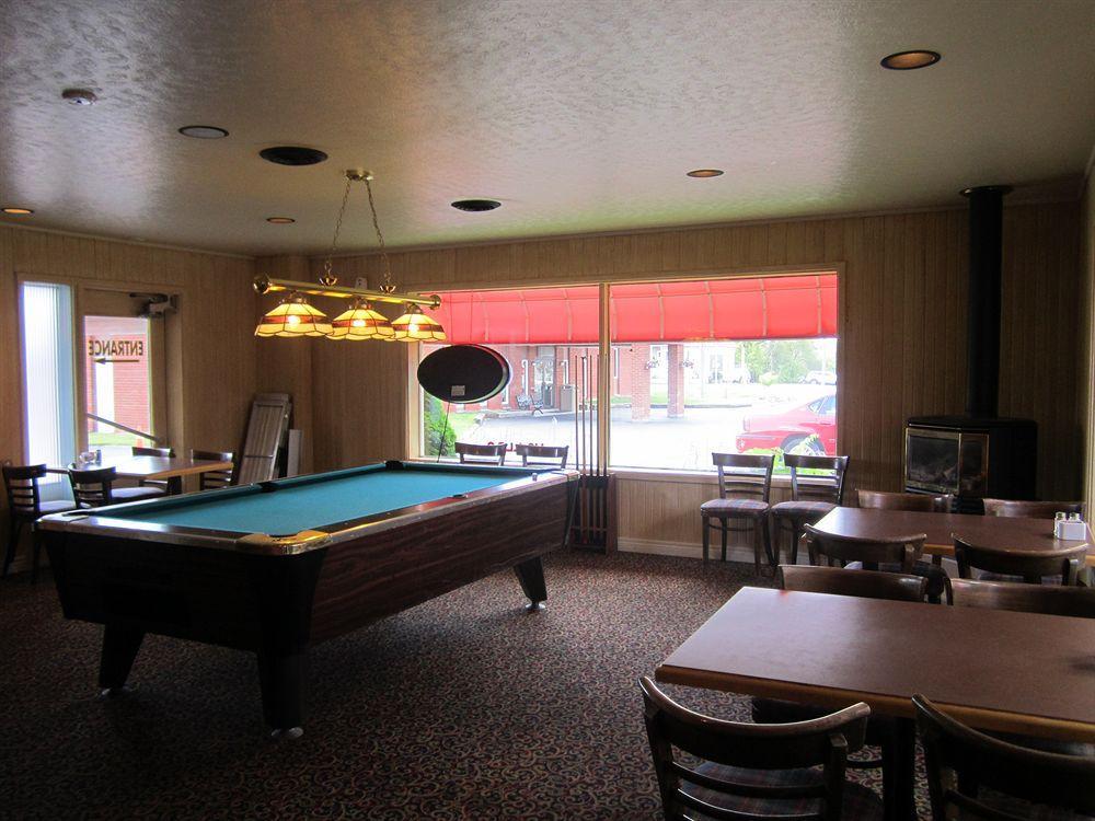 Red Pine Inn & Conference Centre Alliston Екстериор снимка