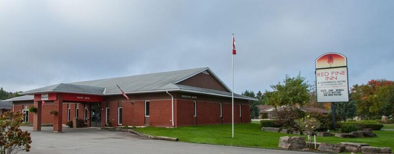 Red Pine Inn & Conference Centre Alliston Екстериор снимка
