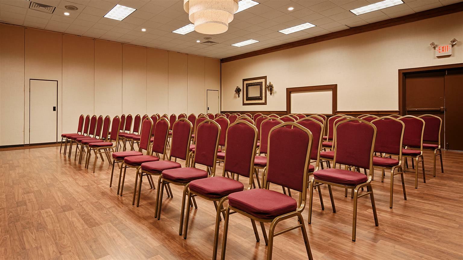 Red Pine Inn & Conference Centre Alliston Екстериор снимка