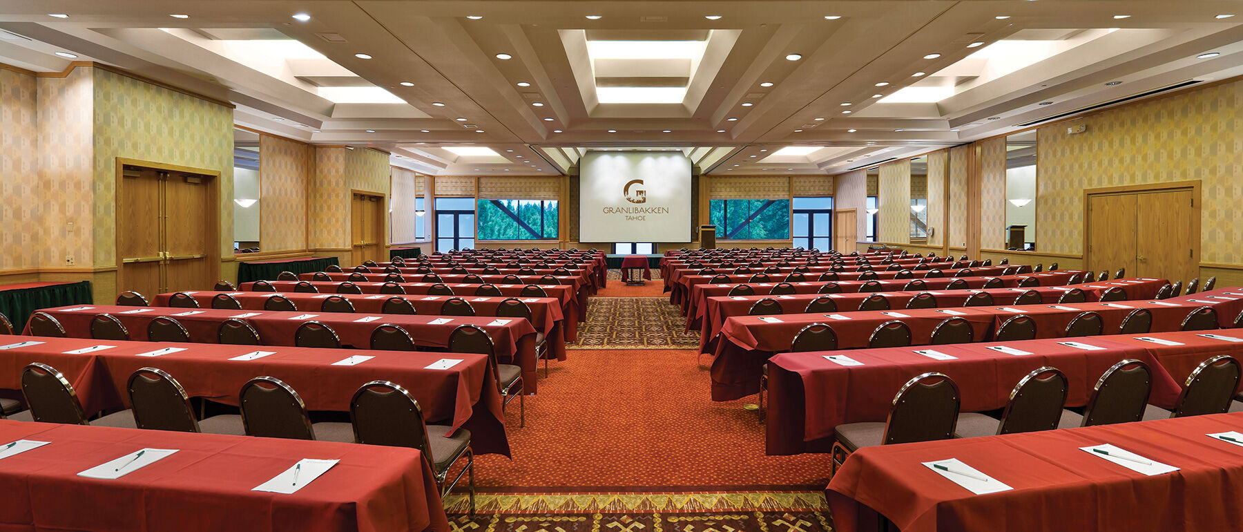 Red Pine Inn & Conference Centre Alliston Екстериор снимка